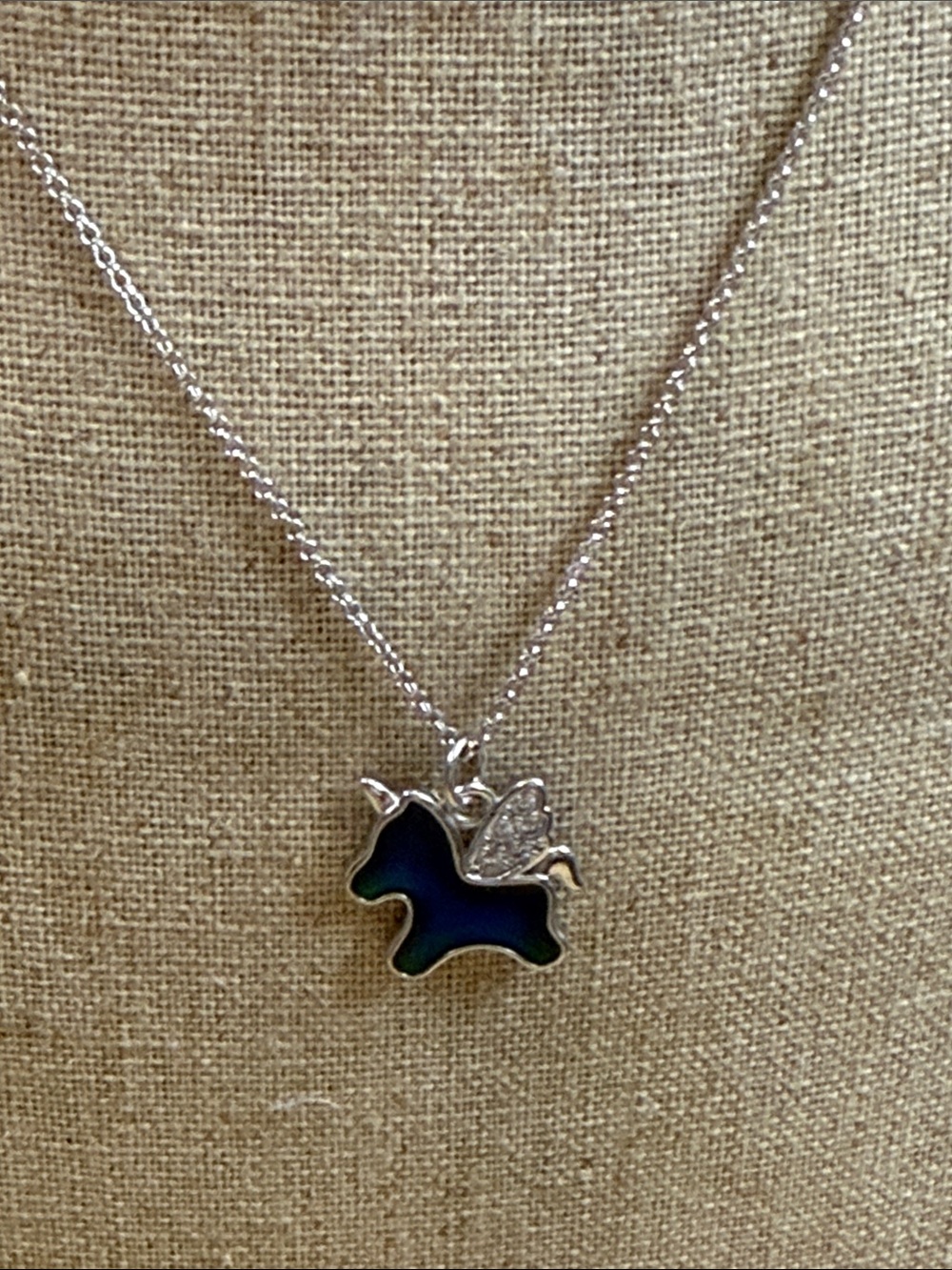 Fashion Jewelry Silver Unicorn Pendant Necklace with Dark Blue-Green Enamel